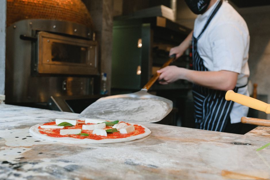 How To Open A Pizza Restaurant In Slovenia: Step-by-Step Guide For Investors